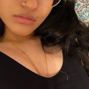 Hot Indian girl available now for service 