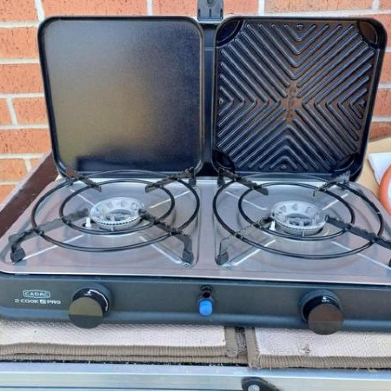 Cadac2 barbecues with ring and solid plate.