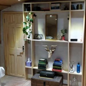 Houseboat, 2 beds 4 berths, 2 bathrooms, + ensuite, all bills included - W3 7UH