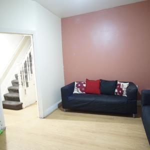 Impressive 5-bedroom semi-detached house available to rent in Harrow, HA1