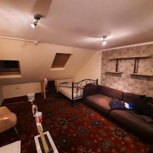 Spacious studio flat