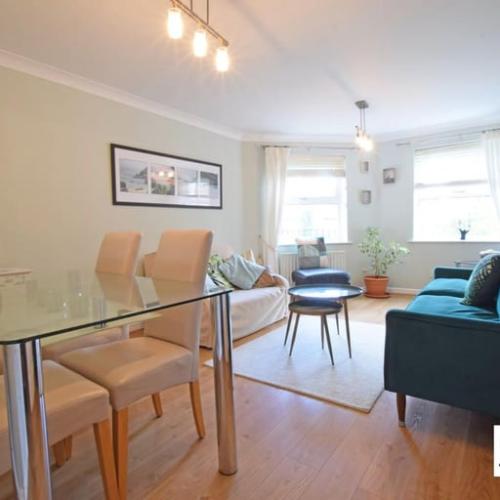 Two bedroom, two bathroom apartment with Allocated Parking in HOVE