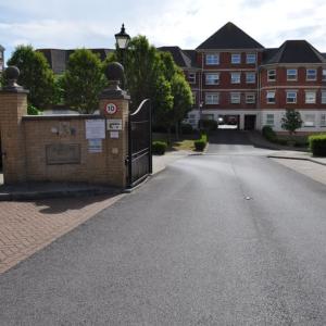 Two bedroom, two bathroom apartment with Allocated Parking in HOVE