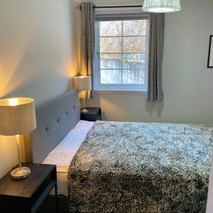 Central 2 bedroom/ 1 bathroom flat with pool, sauna and parking space