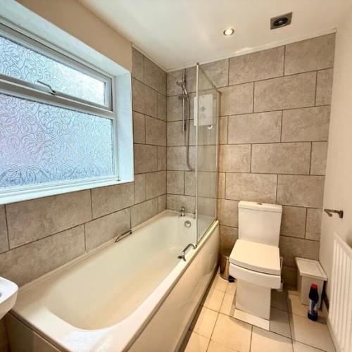 2 Bed Terraced House for rent Longroyd avenue in Beeston, LS11, DSS, universal credit accepted