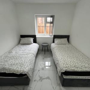 1 bedroom ground floor private entrance