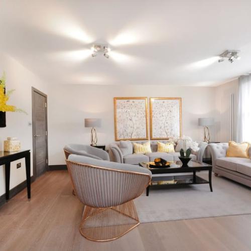 Luxurious three bedroom, three bathrom portered apartment on 2nd floor NW8