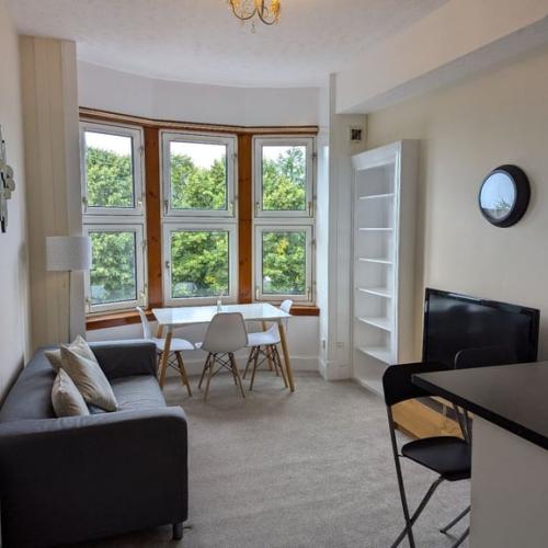 A bright and spacious 1 Bedroom flat