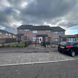 2 bedroom house to let available NOW