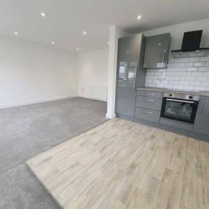 🏡 Spacious 2 Bedroom Bungalow – Becoming Available on Portloe Road, Heald Green SK8 3JT