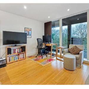 Beautifully appointed top-floor apartment. NO CORPORATE INQUIRY.