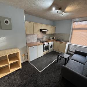 3 bed house hp13 available December