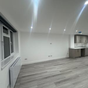 Brand New Large Ground Floor Fully Refurbished Studio Flat in LU3 One of the best out there