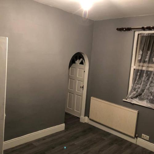 NICE 3 BED HOUSE - Hinde House Lane, Sheffield, S4 8GZ