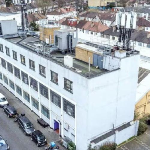 New development of 40 self contained studios in Croydon. Available for Company Lett