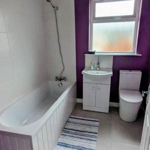 Newly refurbished 3 bedroom house Brighton St,(5 mins to RVH & st Mary's training college))