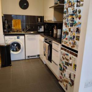 1 Bedroom, modern, open plan apartment (52. 3sq.m) in central Feltham