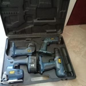 Working flood lights tripoded