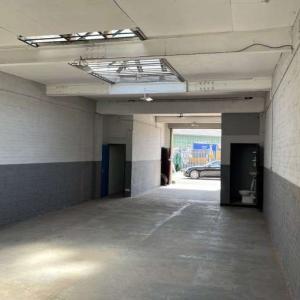 Warehouse for rent in Reading