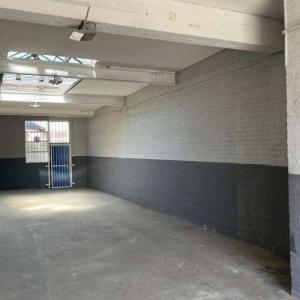 Warehouse for rent in Reading