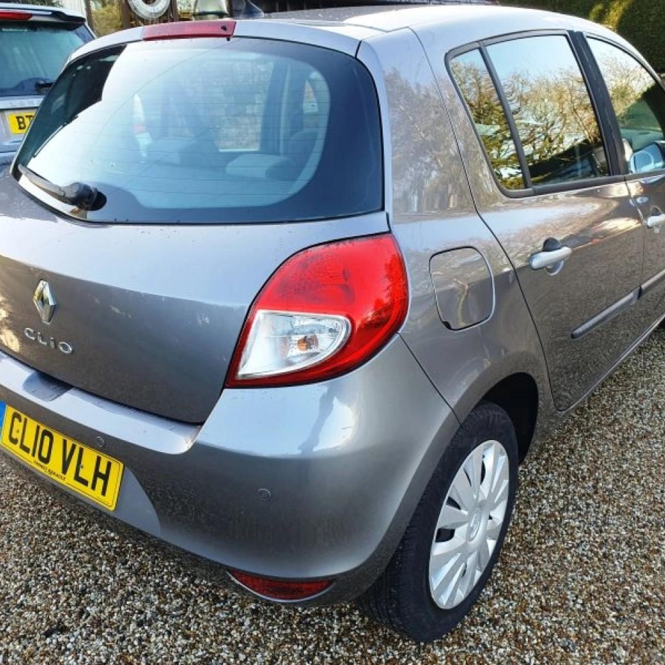 2010 Renault Clio Expression VVT 1.6 Automatic