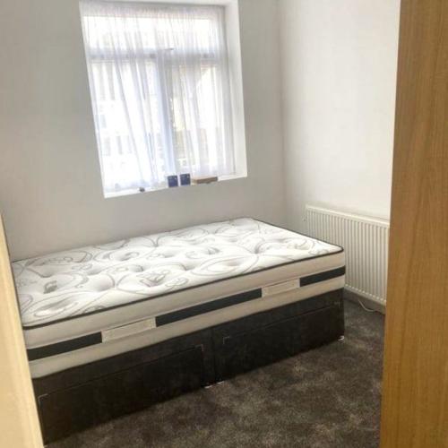 (Not a studio)En-suite double room including bills for single occupancy Postcode HA1 1SZ