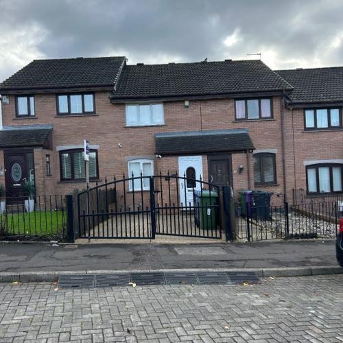 2 bedroom house to let available NOW