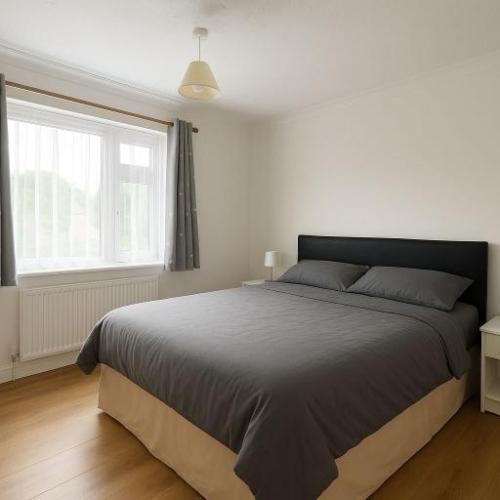 (Not a studio)Fantastic en-suite room for single occupancy Postcode LU1 1TP