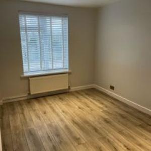 2 Bedroom First Floor Maisonette (Walking Distance to Uxbridge Town Center)