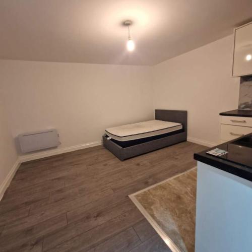 Studio Flat Edgware Available Now