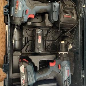 Bosch 18v drill/ driver combo kit