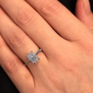 Radiant Cut Engagement Rings for Timeless Modern Elegance