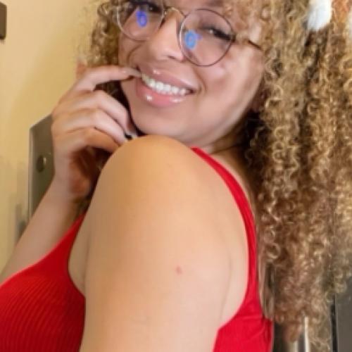 Hot sexy girl available to satisfy you incall or outcall meetup  services 