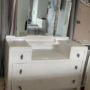Vanity old