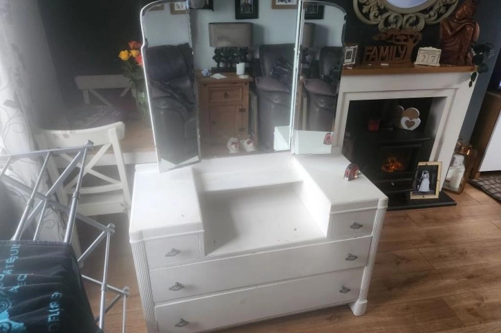 Vanity old