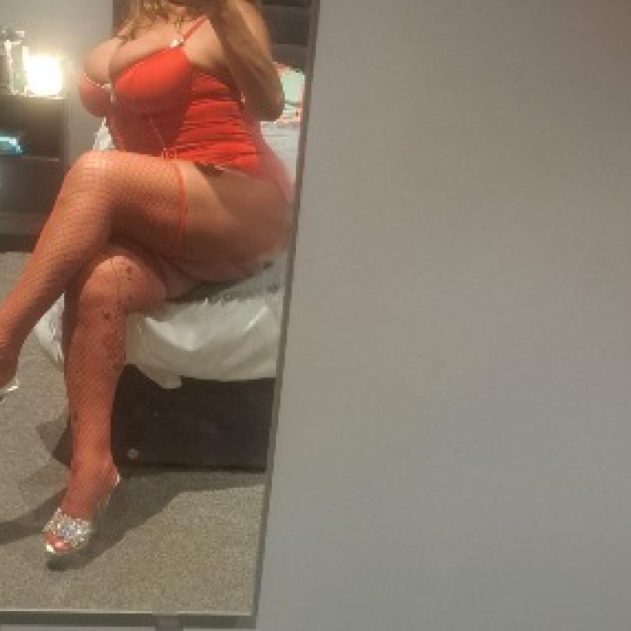Scottish,tanned curvy, filthy milf