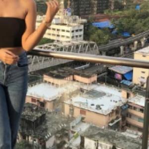 INDIAN STUDENT GIRL AVAILABLE FOR SERVICES AND FUN 