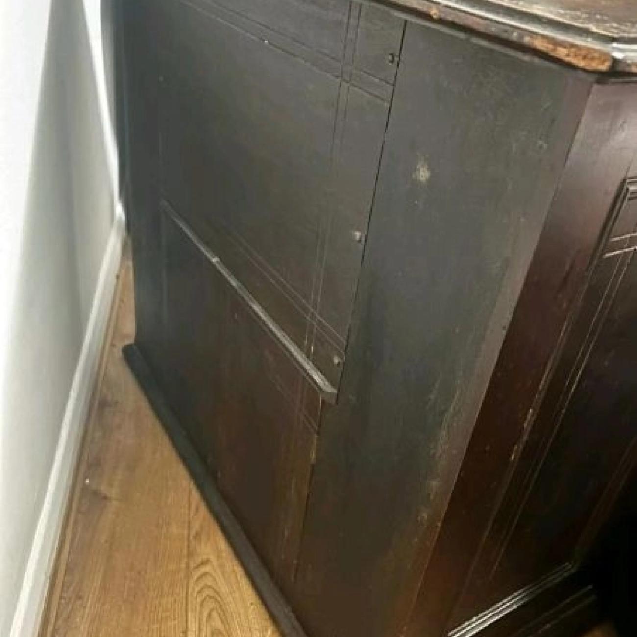 Vintage28K Singer sewing machineR712423 in this stunning oak cabinet. Pickup NW4