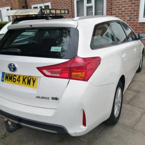 2015 TOYOTA AURIS 1.8 ICON VVT-I CVT HYBRID AUTO TOURING ESTATE WHITE