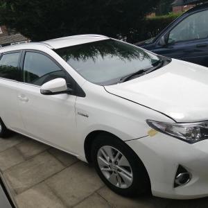 2015 TOYOTA AURIS 1.8 ICON VVT-I CVT HYBRID AUTO TOURING ESTATE WHITE
