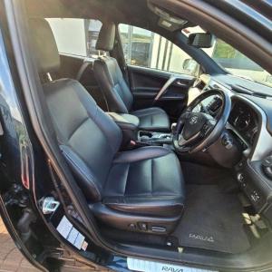 Toyota RAV4 2.0 VVTi Excel 4WD automatic 2017 really high spec model only 55,500 miles