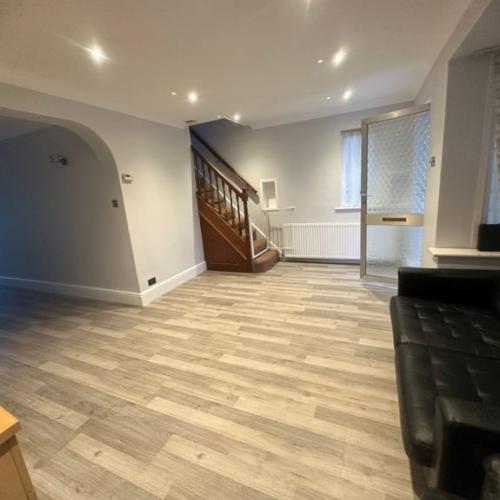 4 Double bedroom Semi-Detached House Furnished Garage in South Harrow