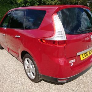 2011 Renault Grand Scenic DYNAMIQUE TOMTOM DCI EDC