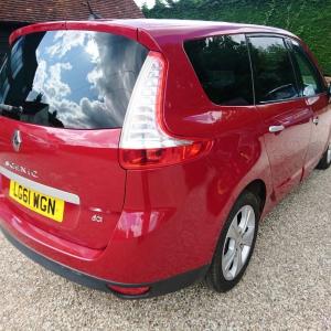 2011 Renault Grand Scenic DYNAMIQUE TOMTOM DCI EDC