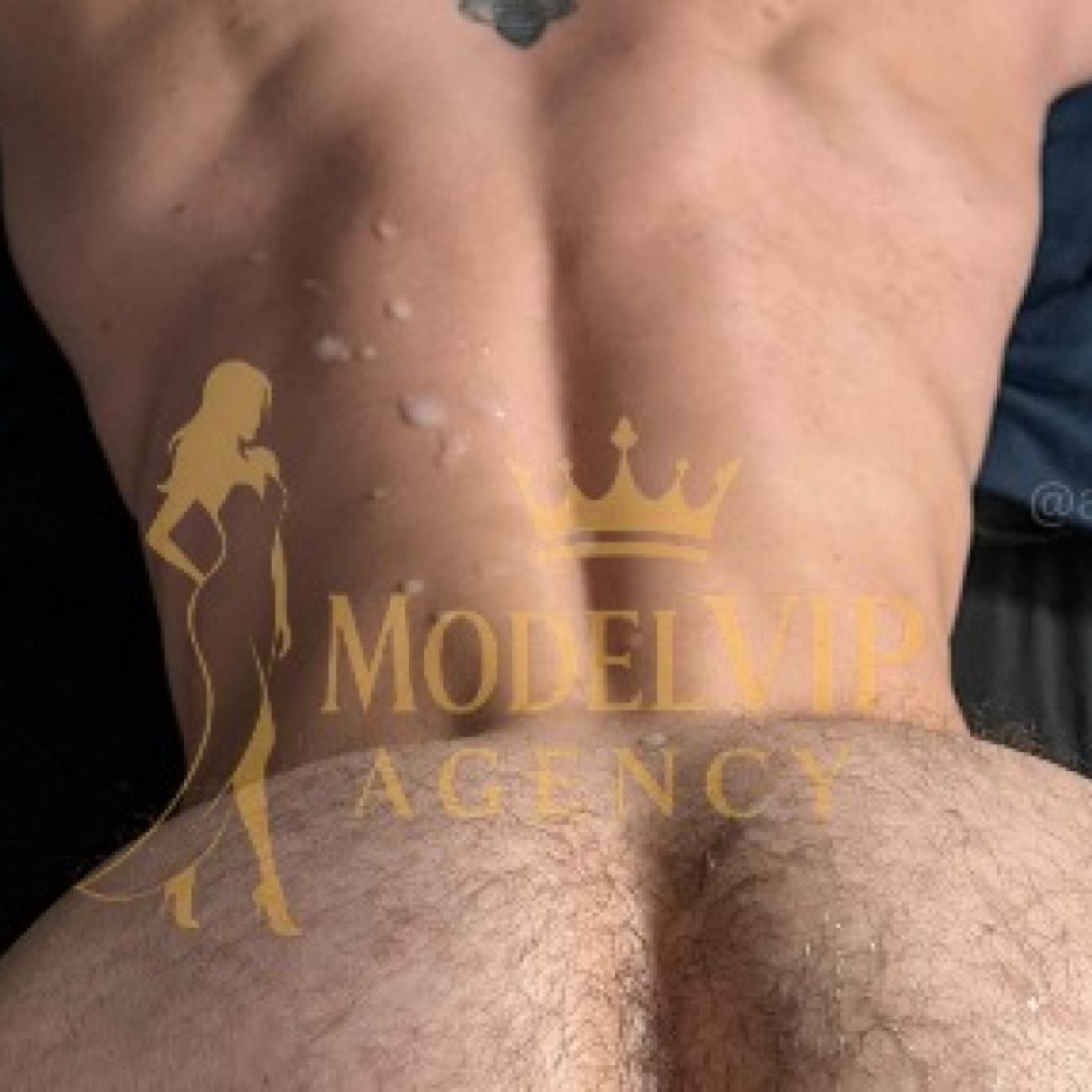 💎 Antoine – Masculine Elegance & Refined Sensuality