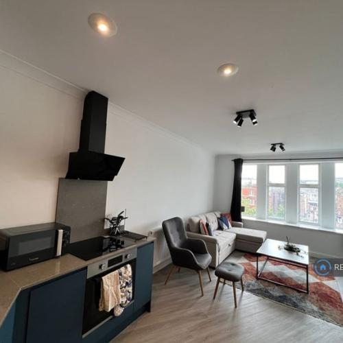 2 bedroom flat in Market Place, Derby, DE1 (2 bed) (#2420657)