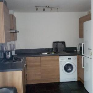 (Only one other tenant+ALL BILLS) ..MODERN DOUBLE Room in Heart of BARKING, IG11 8TH for £900pcm