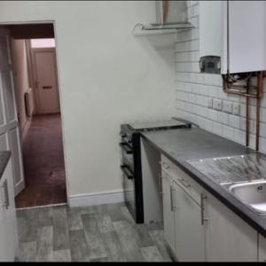 House to let 2 lounges / 3 bedrooms