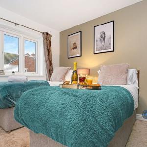 4 bedroom house in Roman View, Deanshanger, Milton Keynes, MK19 (4 bed) (#2302028)
