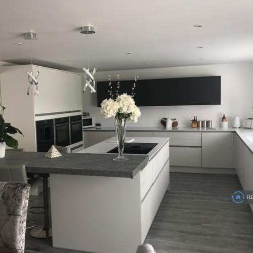 3 bedroom house in Castle Hill, Llanblethian, Cowbridge, CF71 (3 bed) (#2339692)